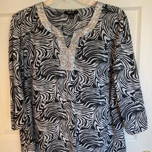 Style & Co Black and White swirl Tunic top